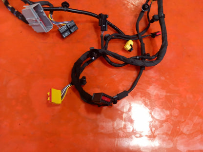 Land Rover Defender L663 3.0 Diesel 2025 Front Right Seat Wiring Loom R8B214B719 - Image 3