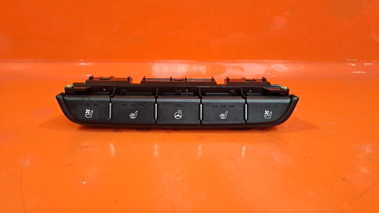 ebay-src:https://i.ebayimg.com/00/s/otawwde2mda=/z/0~0aaoswqltnc~jf/$_57.jpg