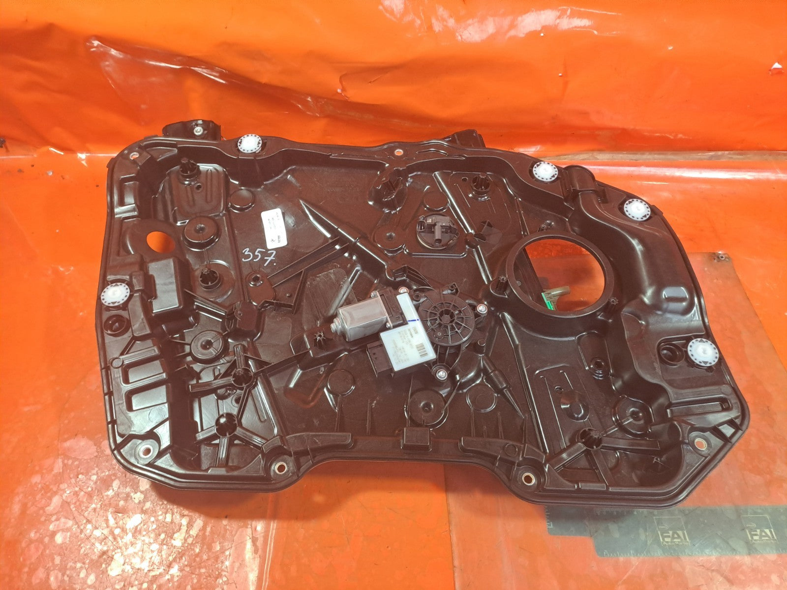 ebay-src:https://i.ebayimg.com/00/s/mtiwmfgxnjaw/z/kcgaaeswpvlpqjlo/$_57.jpg