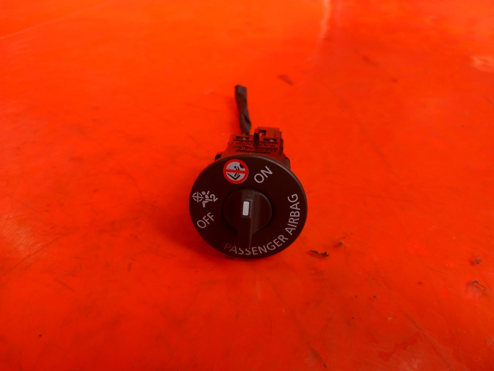 Renault Captur 1.6 Petrol 2023 Passenger ArBag On Off Control Switch 681991670R  - Image 2