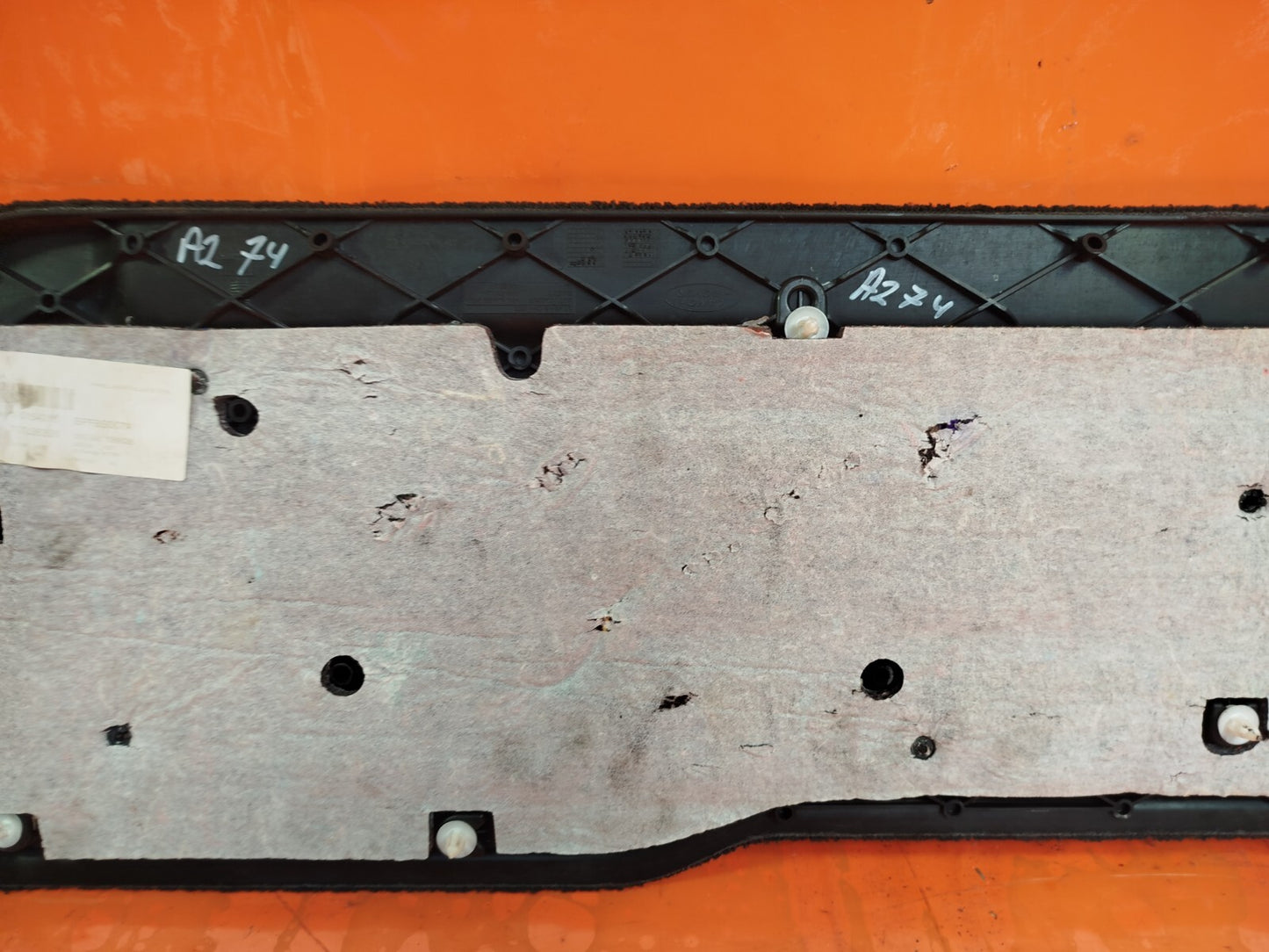 ✅RANGE ROVER VOGUE L322 4.4 PETROL 2005 TAILGATE LOWER CARPET PANEL 5149-8264012 - Image 9