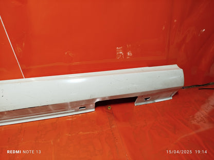 ✅MERCEDES A180 W176 1.5 DIESEL 2015 RIGHT SIDE SILL SKIRT WHITE A2466901440 A096 - Image 10