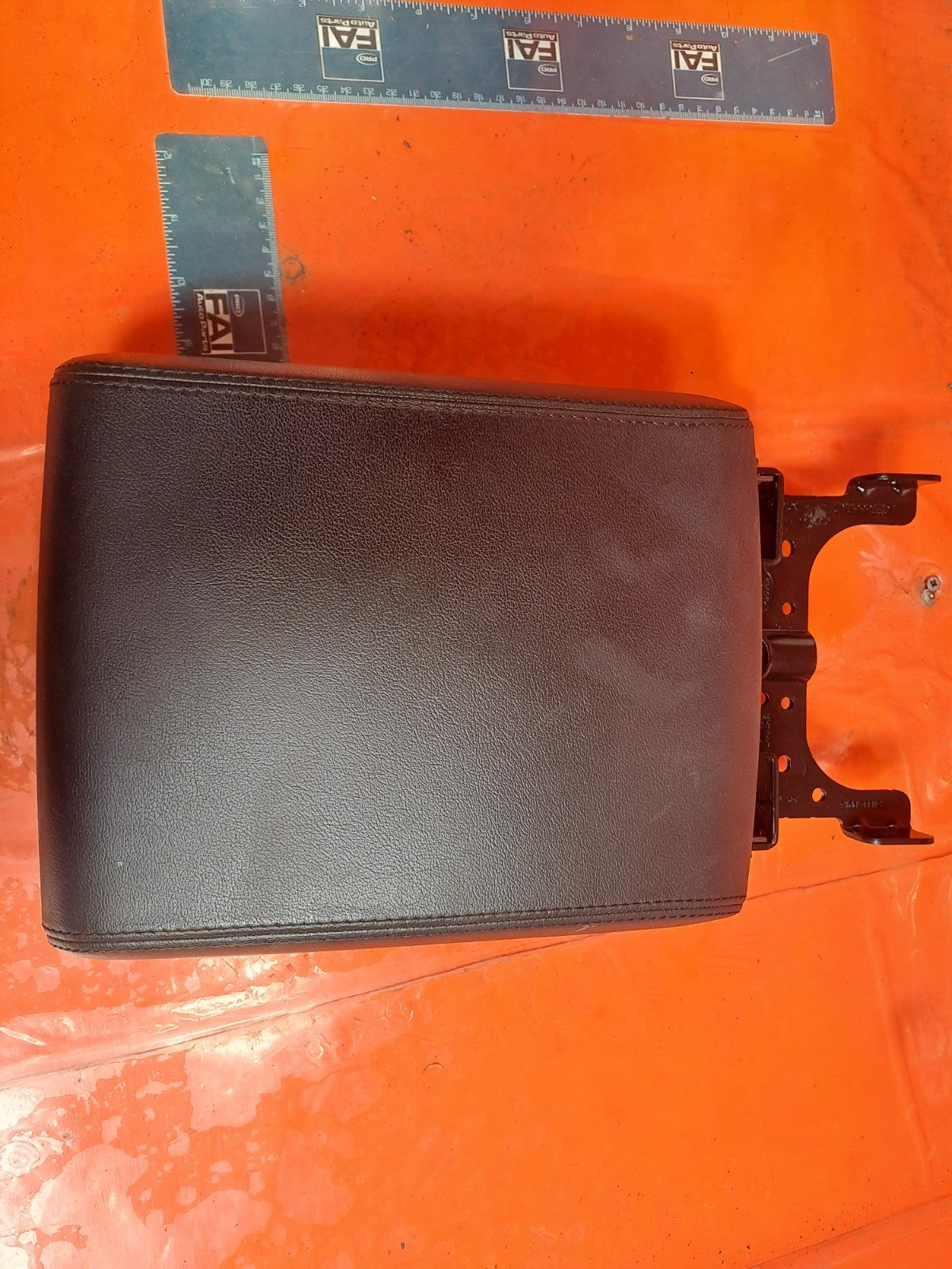 ✅2020 Jaguar I-Pace X590 Centre Console Leather Armrest J9C3-045C74-AE A375 - Image 2