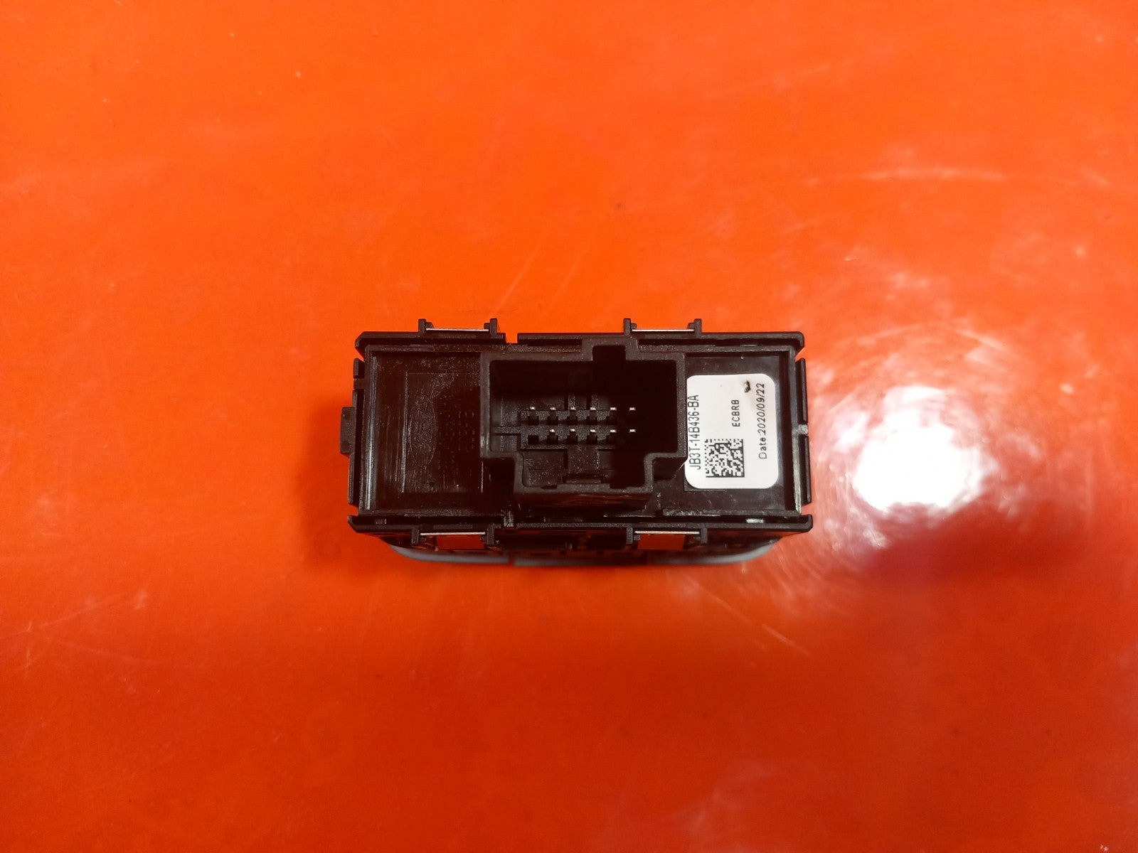 ebay-src:https://i.ebayimg.com/00/s/mtiwmfgxnjaw/z/yayaaesww-fqmrs4/$_57.jpg