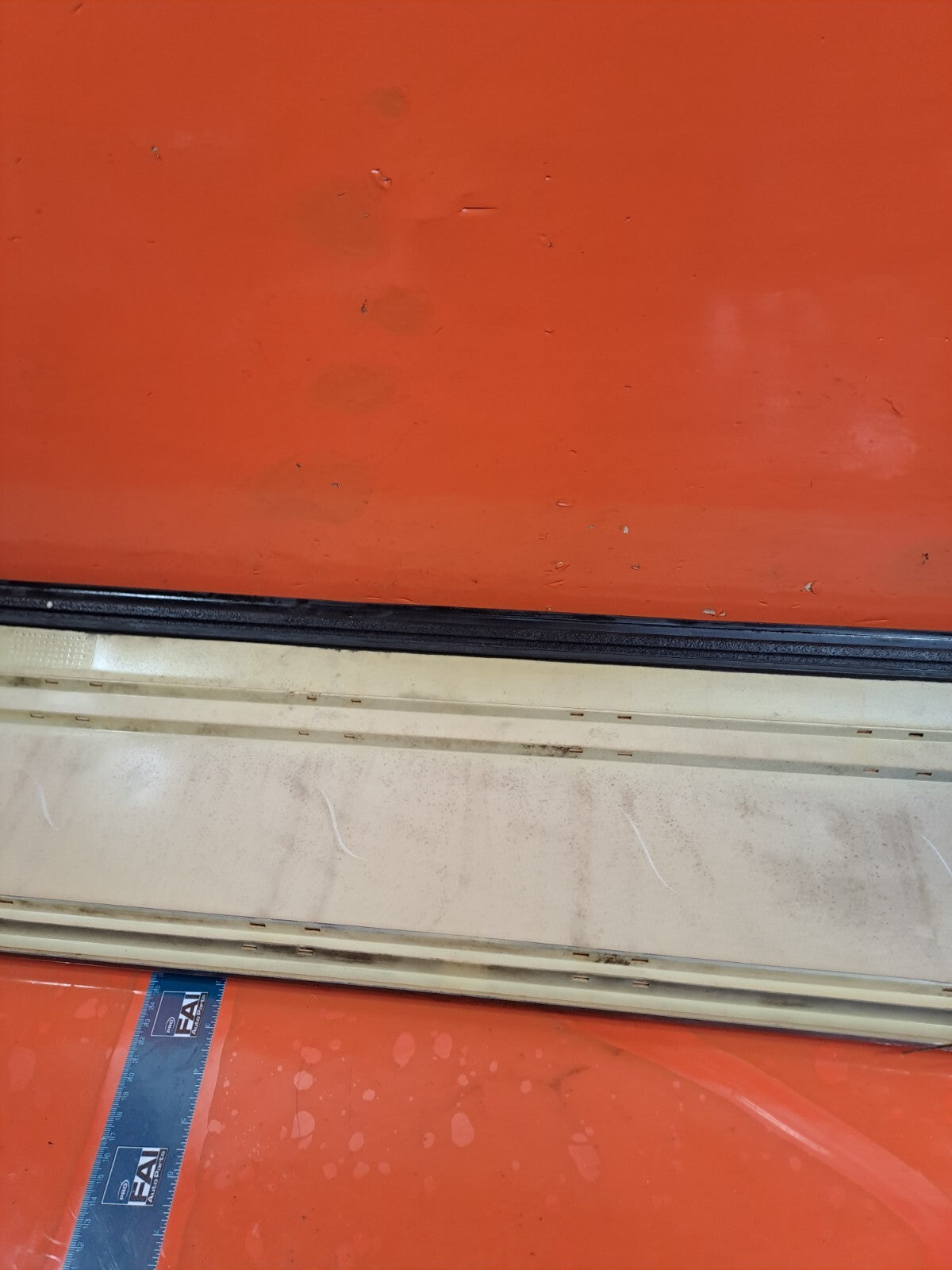 ✅2011 LAND ROVER RANGE ROVER L322 FRONT LEFT DOOR LOWER TRIM MOLDING GREY 907 - Image 7