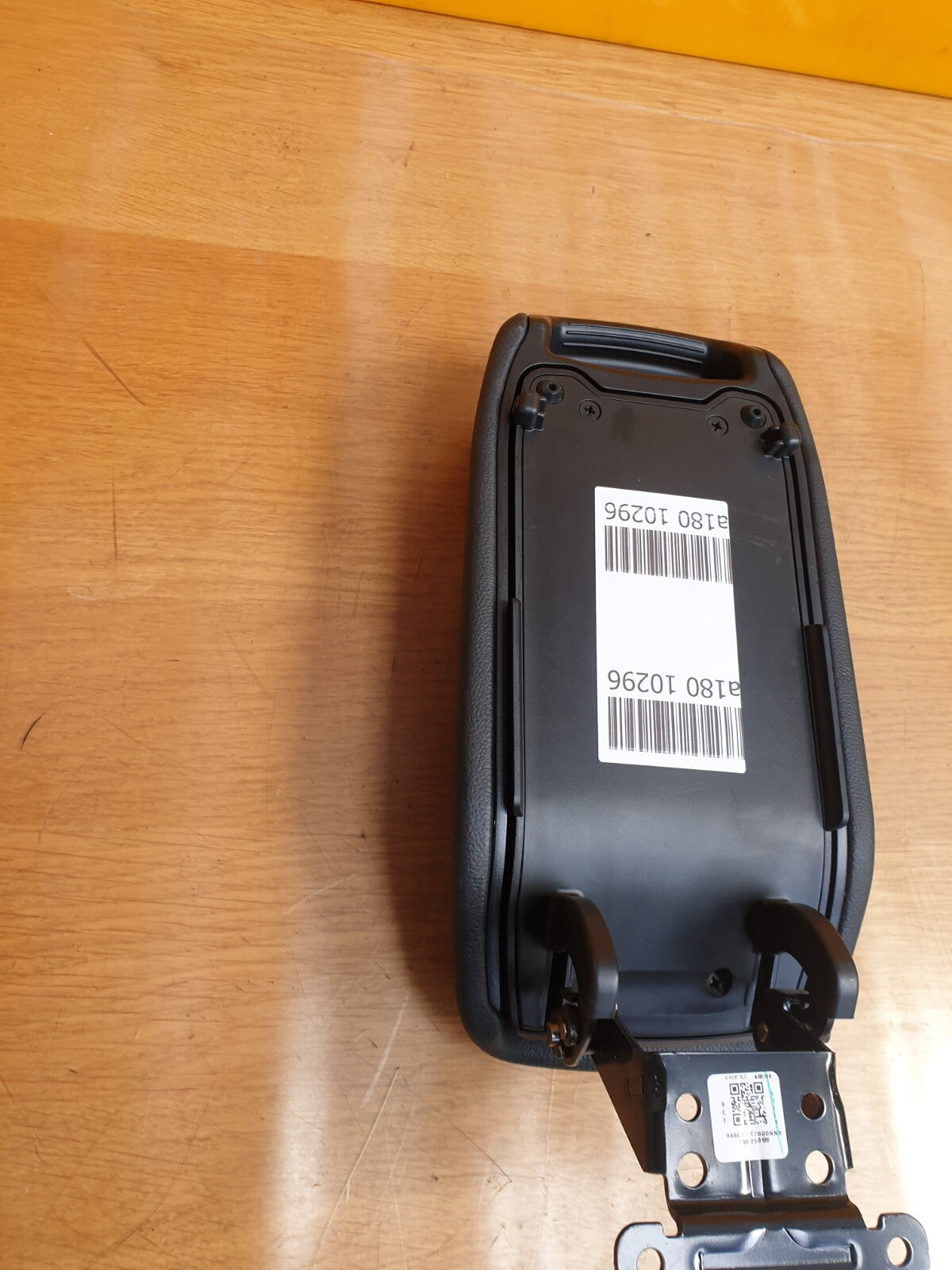 HYUNDAI I20 Ultimate 1.0 Petrol 2023 ARMREST CENTRE CONSOLE 84660T7600NNB - Image 7
