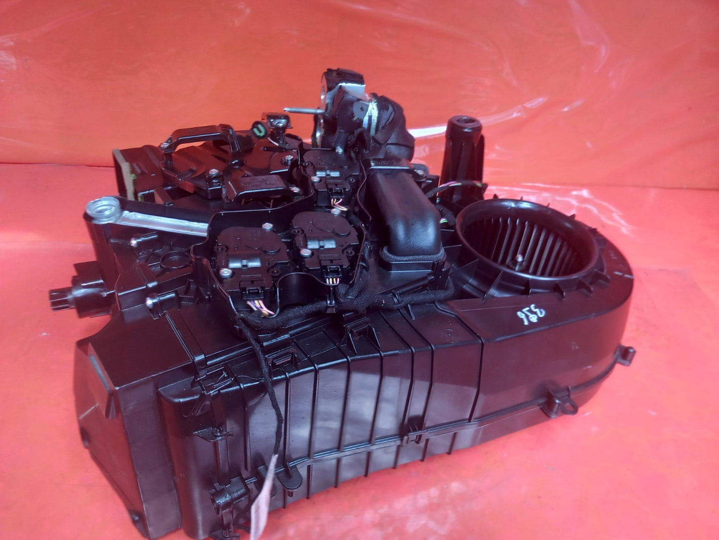 2025 Land Rover Defender L663 Heater Matrix Box N8B2-18D283-AE Warranty A396 - Image 3