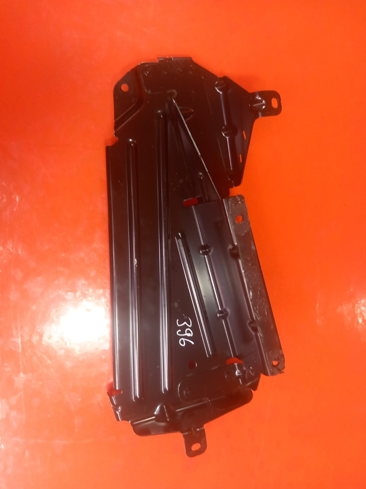 2025 LR Defender L663 Air Suspension Compressor Bottom Mount S8B2-2882-AB A396 - Image 2