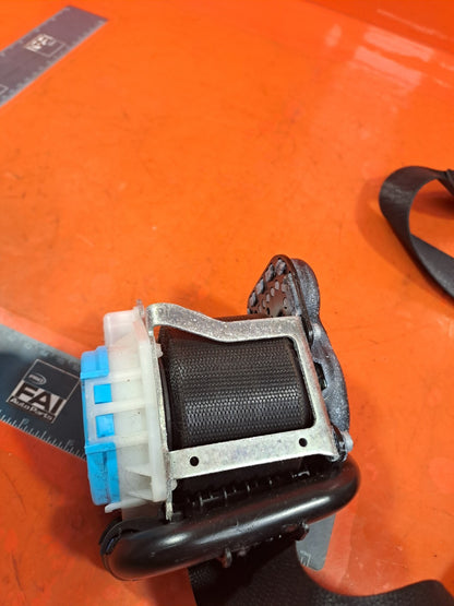 ✅MERCEDES W176 A180 1.6 PETROL 2012 FRONT RIGHT SEAT BELT 307494599228-AG A213 - Image 4