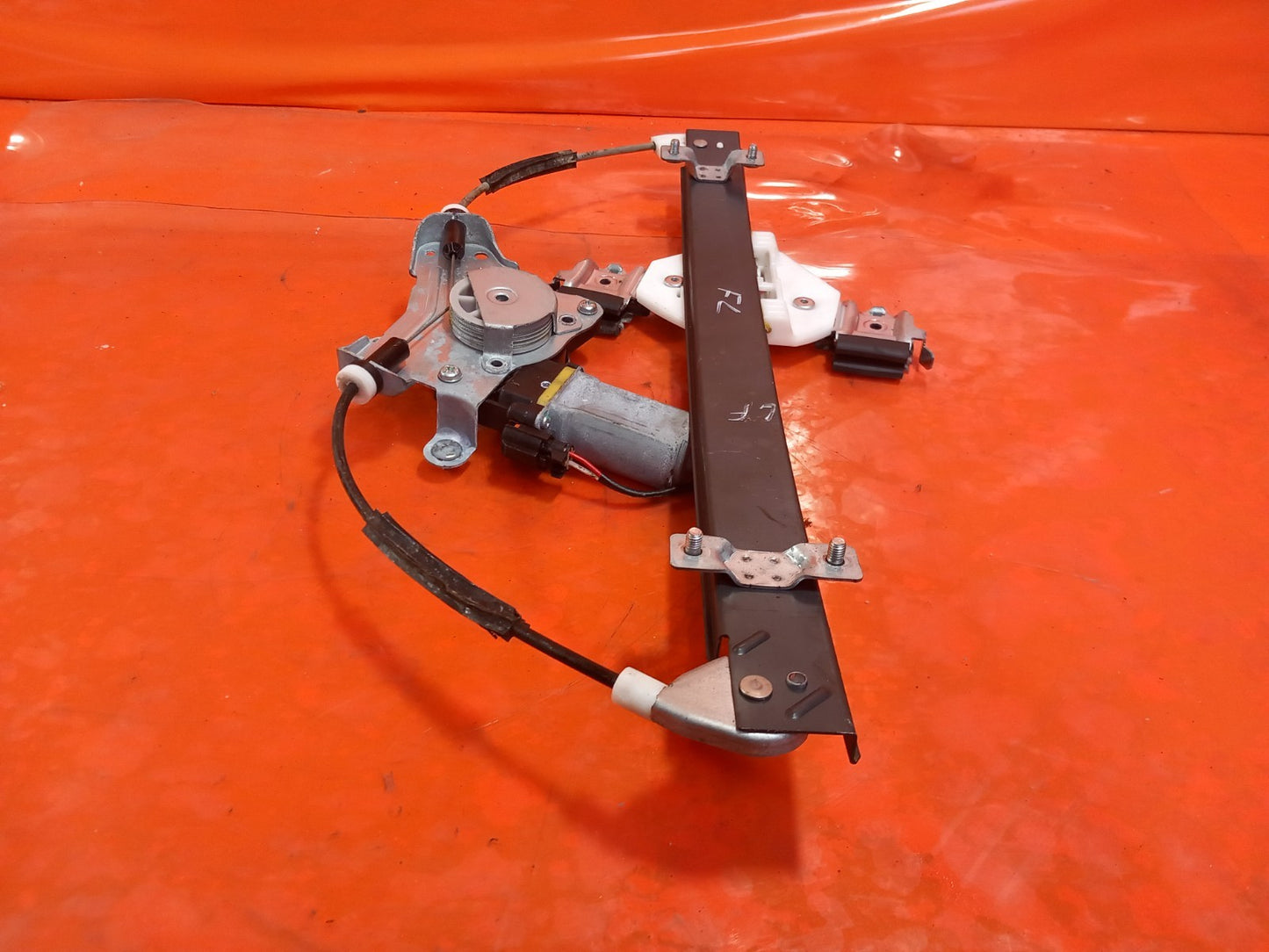 2018 Ssangyong Korando ELX Window Regulator Motor Front Left 98810-CZ010 A329 - Image 5