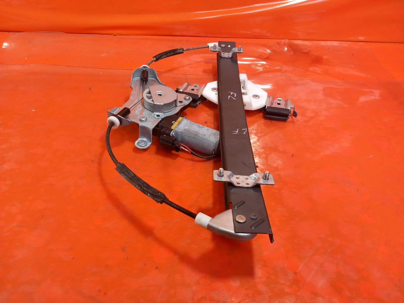 2018 Ssangyong Korando ELX Window Regulator Motor Front Left 98810-CZ010 A329 - Image 5