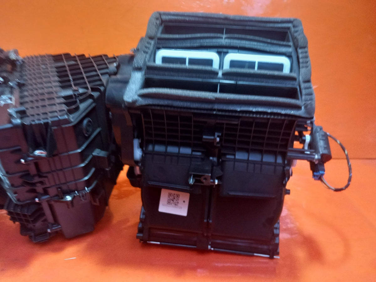 VW Transporter T30 2.0 Diesel 2021 Heater Matrix Box Warranty A412 - Image 5