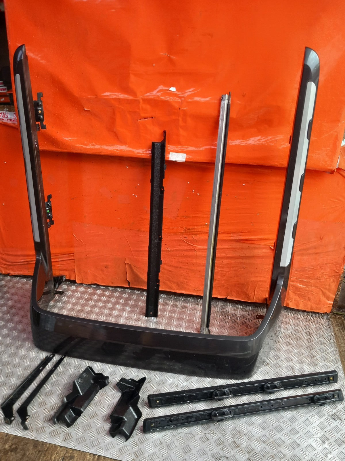 ebay-src:https://i.ebayimg.com/00/s/mtywmfgxmjaw/z/qfyaaesw6clqxhx-/$_57.jpg