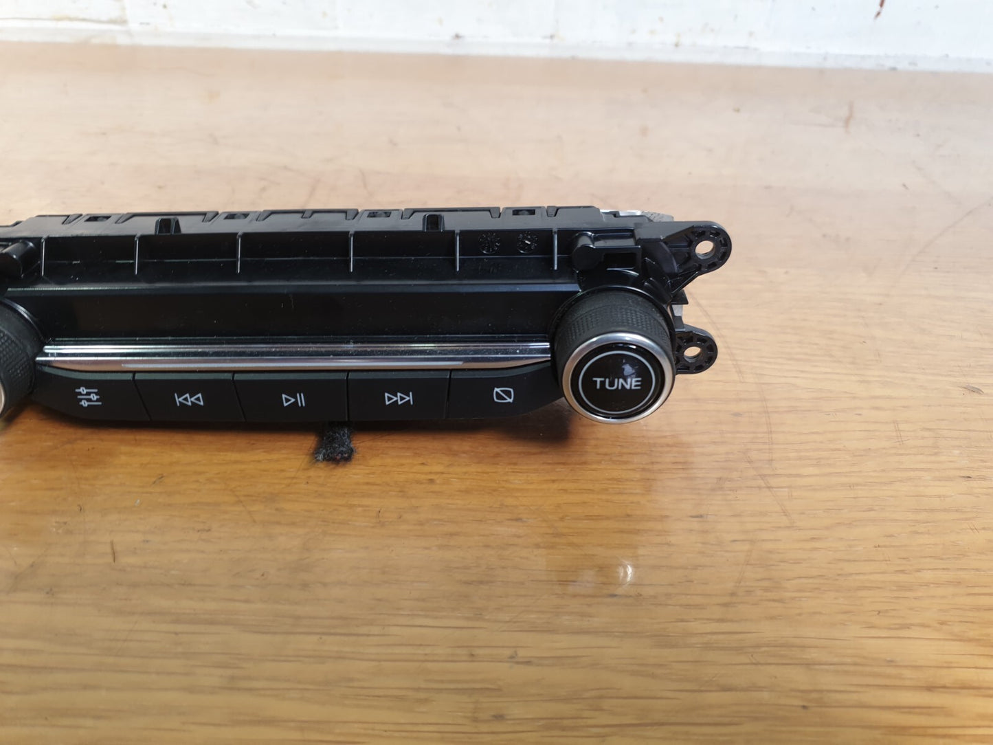 ebay-src:https://i.ebayimg.com/00/s/mtiwmfgxnjaw/z/oyiaaoswkzfm786x/$_57.jpg
