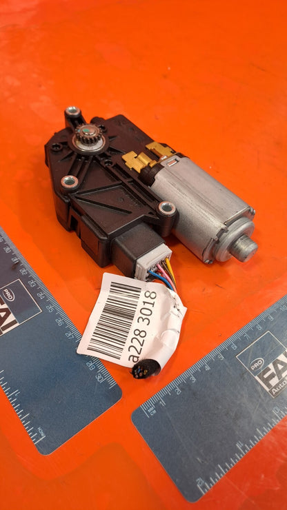 KIA XCEED 1.5 PETROL 2021 ELECTRIC SUNROOF MOTOR K8110-J7000 81680-J7900 A228 - Image 5