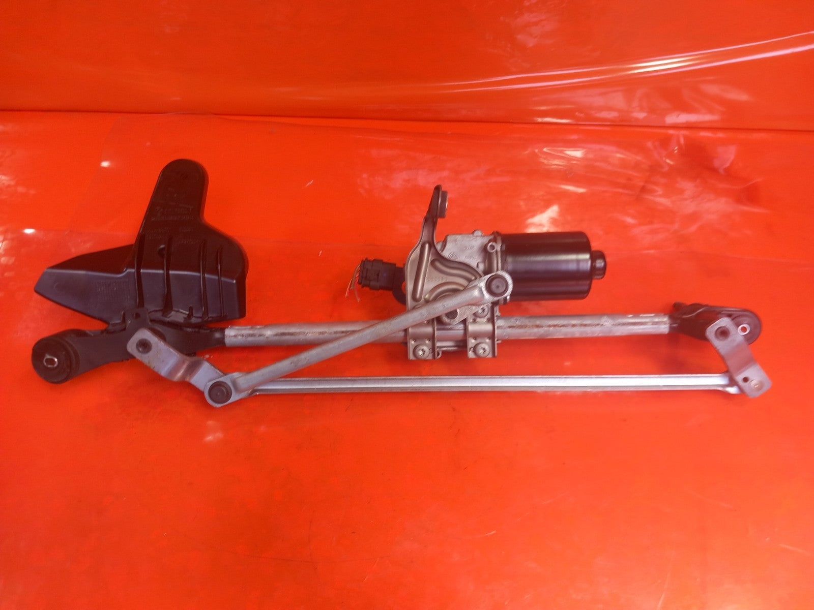 BMW F23 220D 2.0 Diesel 2016 Front Wiper Motor And Linkage 7267504 A363 - Image 3