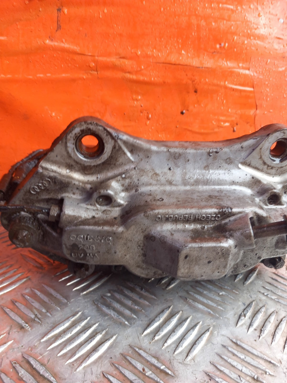 Audi Q5 2.0 Diesel 2016 Front Right Brake Caliper 8R0615108 Warranty A152 - Image 3