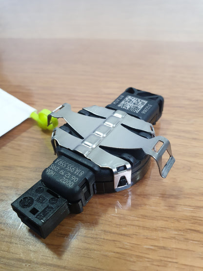 ebay-src:https://i.ebayimg.com/00/s/mtywmfgxmjaw/z/fbuaaoswskbmu0h7/$_57.jpg