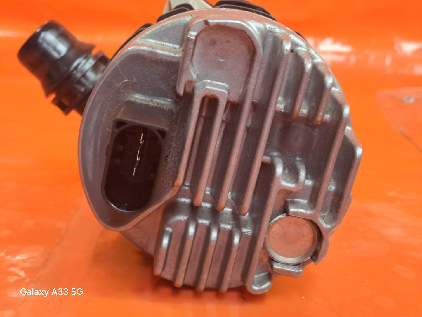 ebay-src:https://i.ebayimg.com/00/s/mtiwmfgxnjaw/z/bzqaaeswn75o6l-4/$_57.jpg
