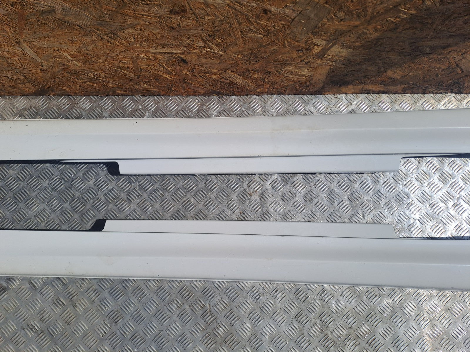 ✅BMW F21 118I M 1.6 PETROL 2015 SIDE SILL SKIRTS PAIR WHITE Warranty A298 - Image 3