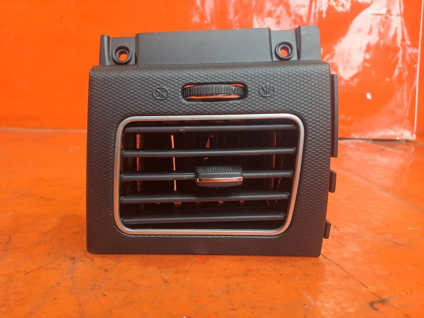 ebay-src:https://i.ebayimg.com/00/s/mtiwmfgxnjaw/z/hmcaaoswy55okga6/$_57.jpg