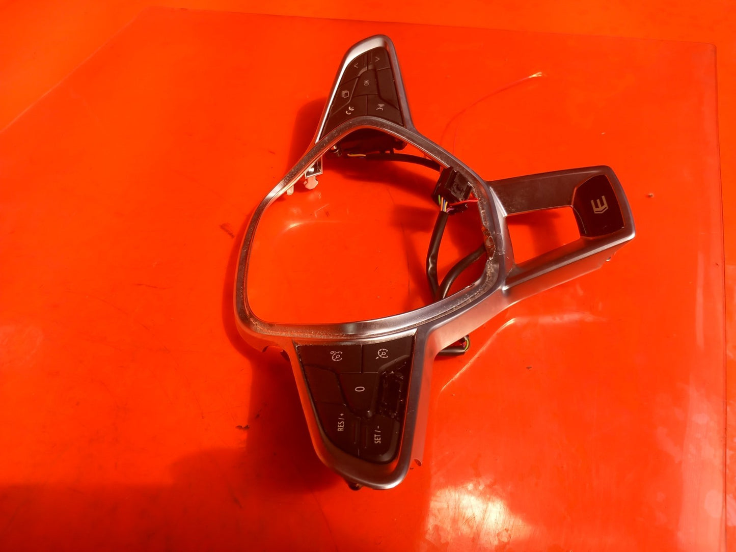 Renault Captur 2023 Steering Wheel Multifunction Control Buttons Switches A392 - Image 9