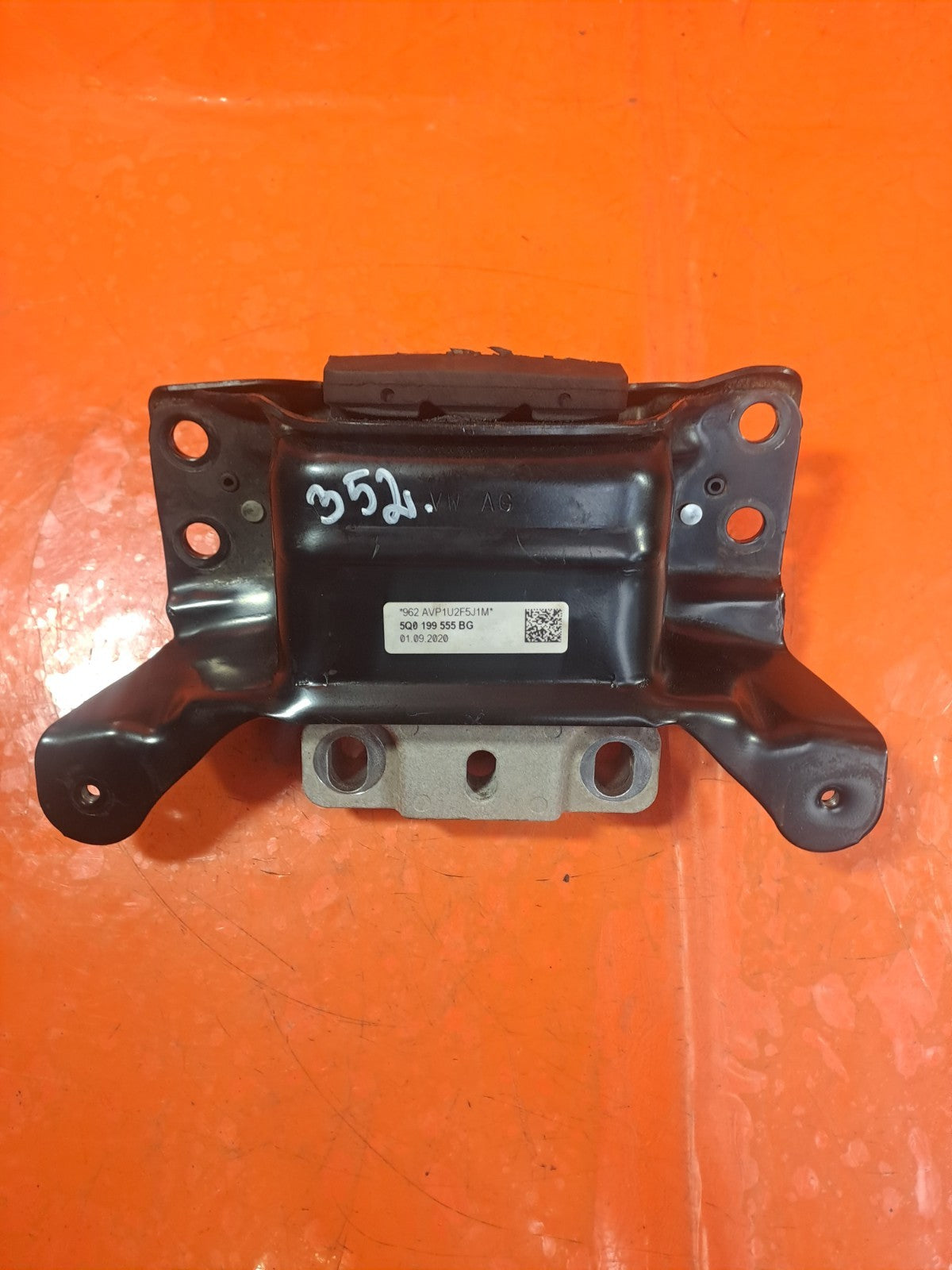 ebay-src:https://i.ebayimg.com/00/s/mtywmfgxmjaw/z/mkaaaeswzt9pnimq/$_57.jpg