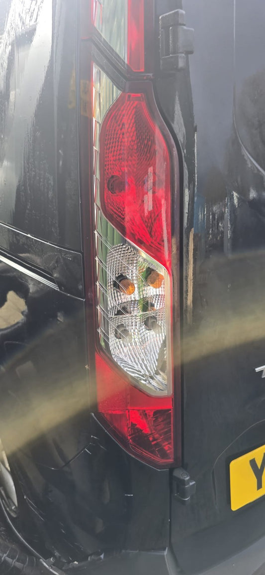 ✅2015 FORD TRANSIT CONNECT V408 REAR LEFT TAIL LIGHT DT11-13405-AD A355 - Image 2