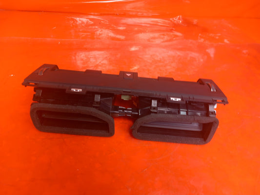 2025 Land Rover Defender L663 Dashboard Air Vents N8B2-01820-AB Warranty A396 - Image 2