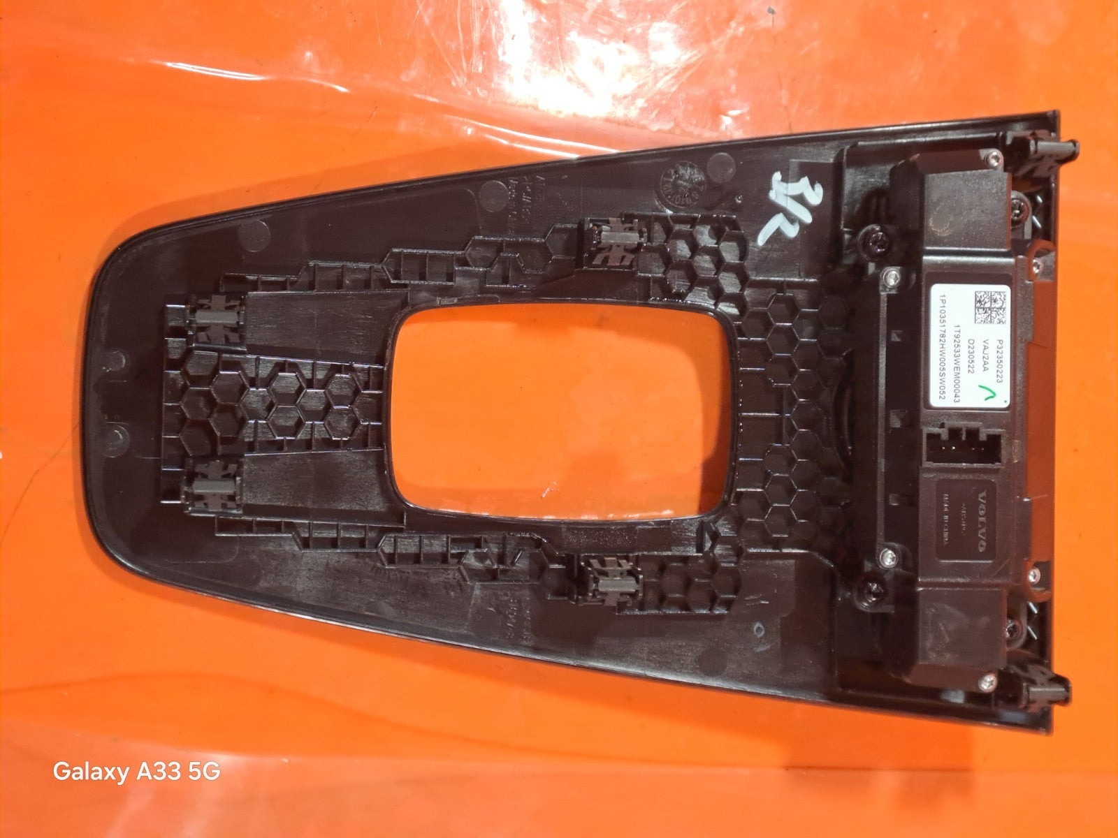 ✅2023 POLESTAR 2 LONG RANGE GEAR LEVER SURROUND TRIM 32350223 + WARRANTY A312 - Image 9