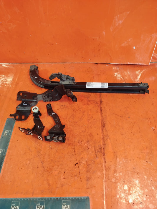 ✅2014 FORD B-MAX TITANIUM 1.0P LEFT SLIDING DOOR HINGES AV11R25029AE + WARRANTY - Image 1