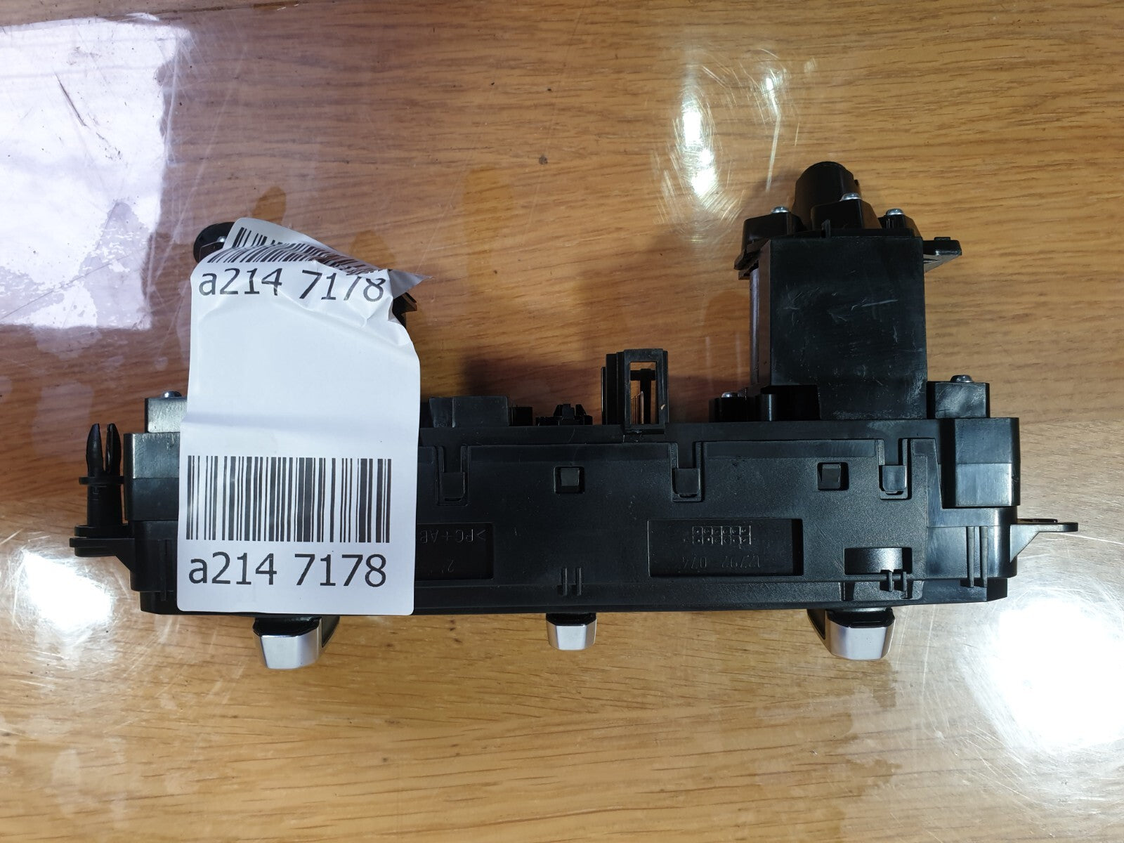 VW POLO MATCH 1.0 PETROL 2021 A/C CLIMATE HEATER CONTROL PANEL SWITCH 2G2820045K - Image 9