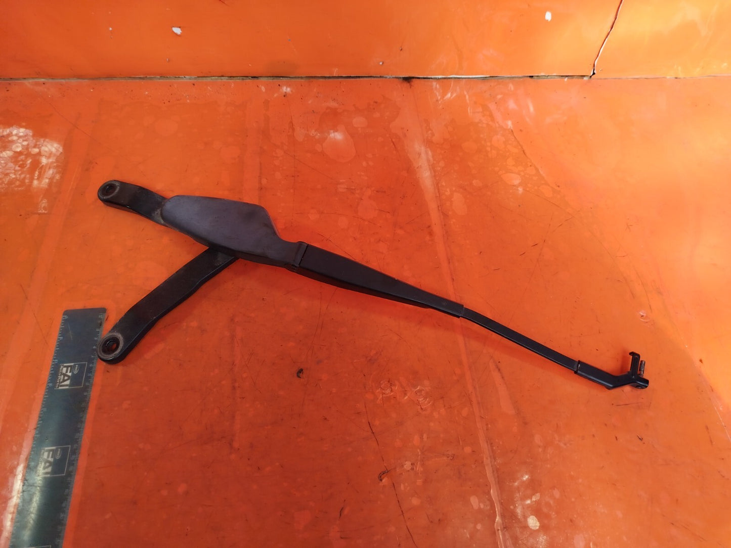 ✅Mercedes C-Class C250 W204 2.1 Diesel 2011 FRONT RIGHT WINDSCREEN WIPER ARM - Image 1