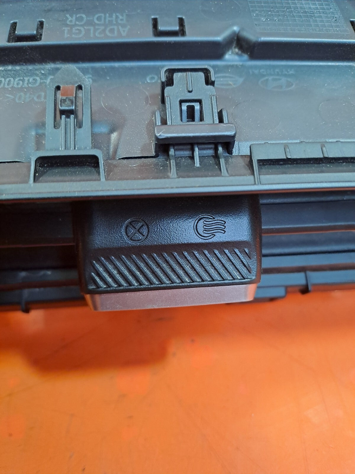 HYUNDAI IONIQ 5 2024 DASHBOARD CENTRE AIR VENT 97410-GI900 Warranty A226 - Image 3
