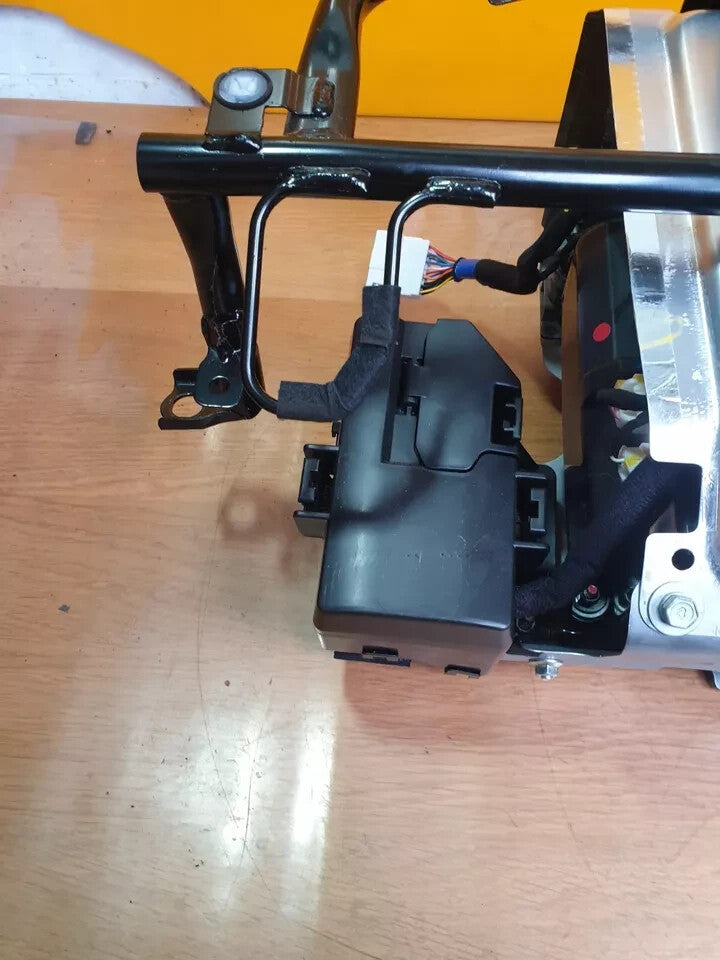 ebay-src:https://i.ebayimg.com/00/s/otywwdcyma==/z/otwaaoswgc9oeo0d/$_57.jpg
