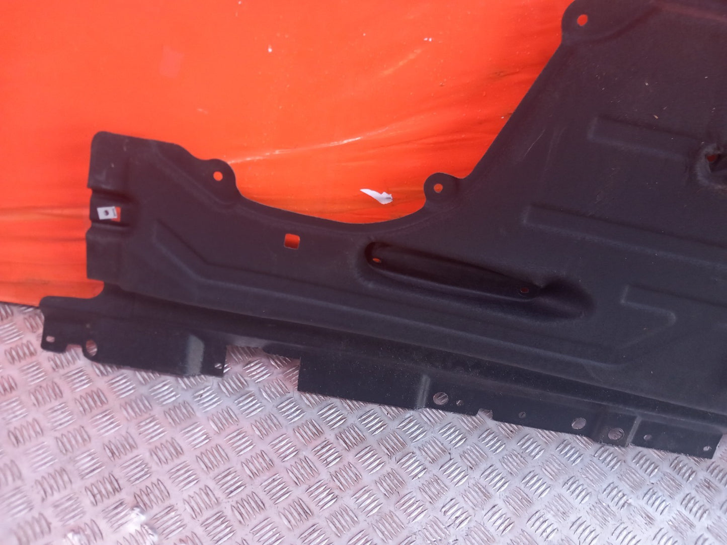 Land Rover Defender L663 3.0 Diesel 2025 Floor Pan Splash Shield Right Side A396 - Image 10