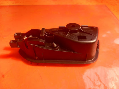 Renault Captur 1.6 Petrol 2023 Front Right Interior Door Handle 826721378R A392 - Image 11