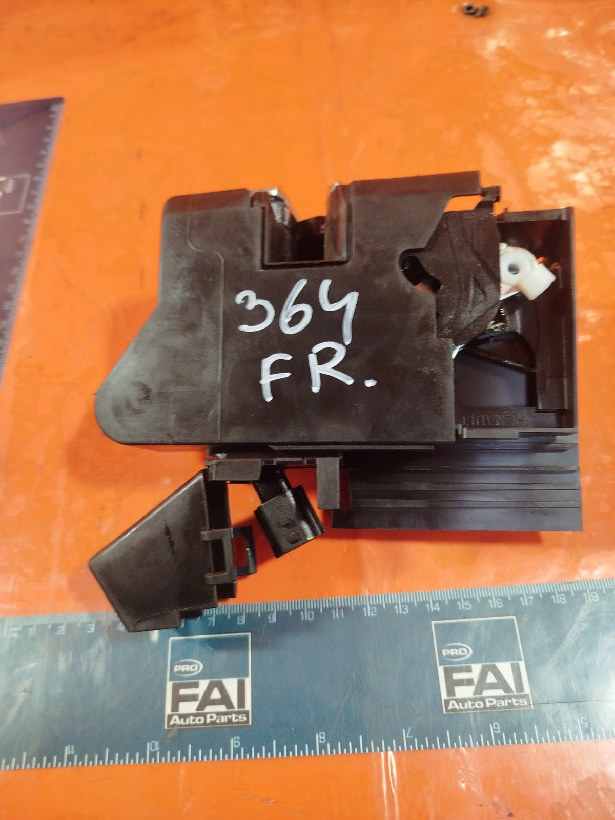 ✅2024 DACIA DUSTER JOURNEY DOOR LOCK FRONT RIGHT 805029426R + WARRANTY A364 - Image 3