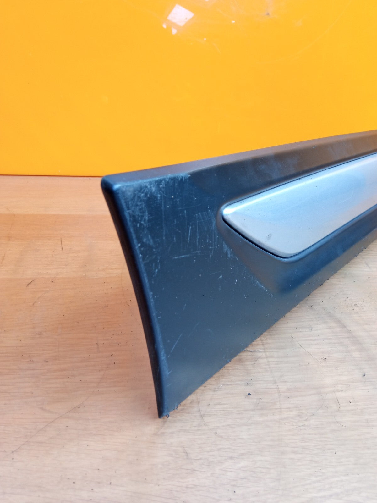 2019 MITSUBISHI OUTLANDER MK3 REAR RIGHT DOOR LOWER MOLDING 5757A410 A003 - Image 8