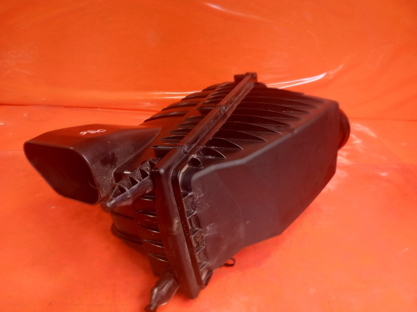 2025 Land Rover Defender L663 Air Filter Box M8B2-9H736-AA Warranty A396 - Image 2