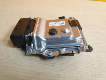 ebay-src:https://i.ebayimg.com/00/s/mtiwmfgxnjaw/z/hpyaaeswjyrp-1au/$_57.jpg