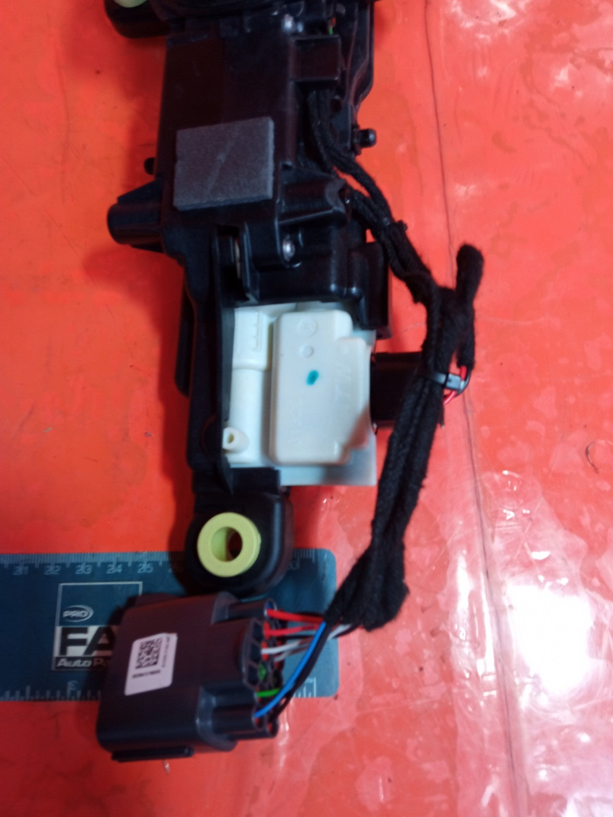✅Jaguar I-Pace Ev400 X590 2020 Rear Left Door Handle and Lock J9D324995AE A375 - Image 3