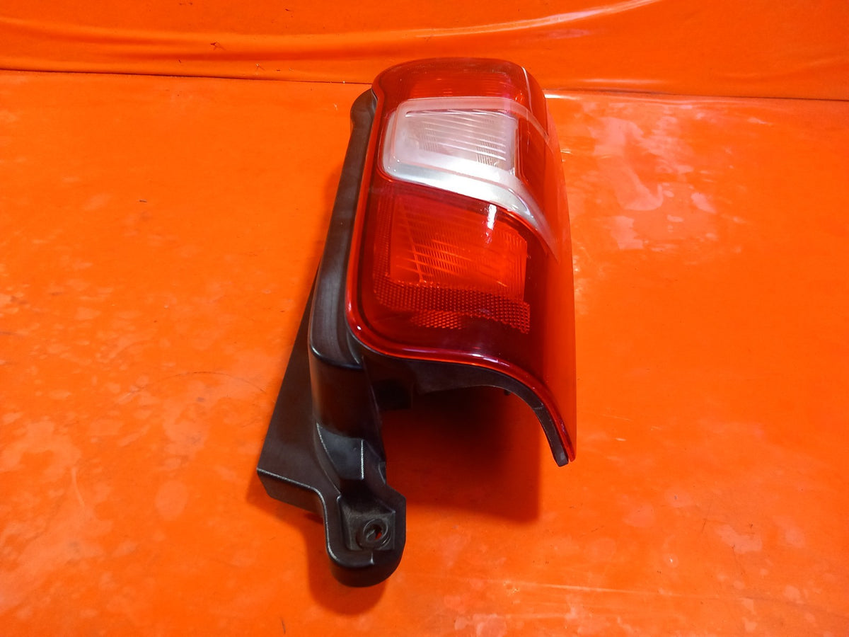 ebay-src:https://i.ebayimg.com/00/s/mtiwmfgxnjaw/z/hsuaaeswkfjq2uzz/$_57.jpg