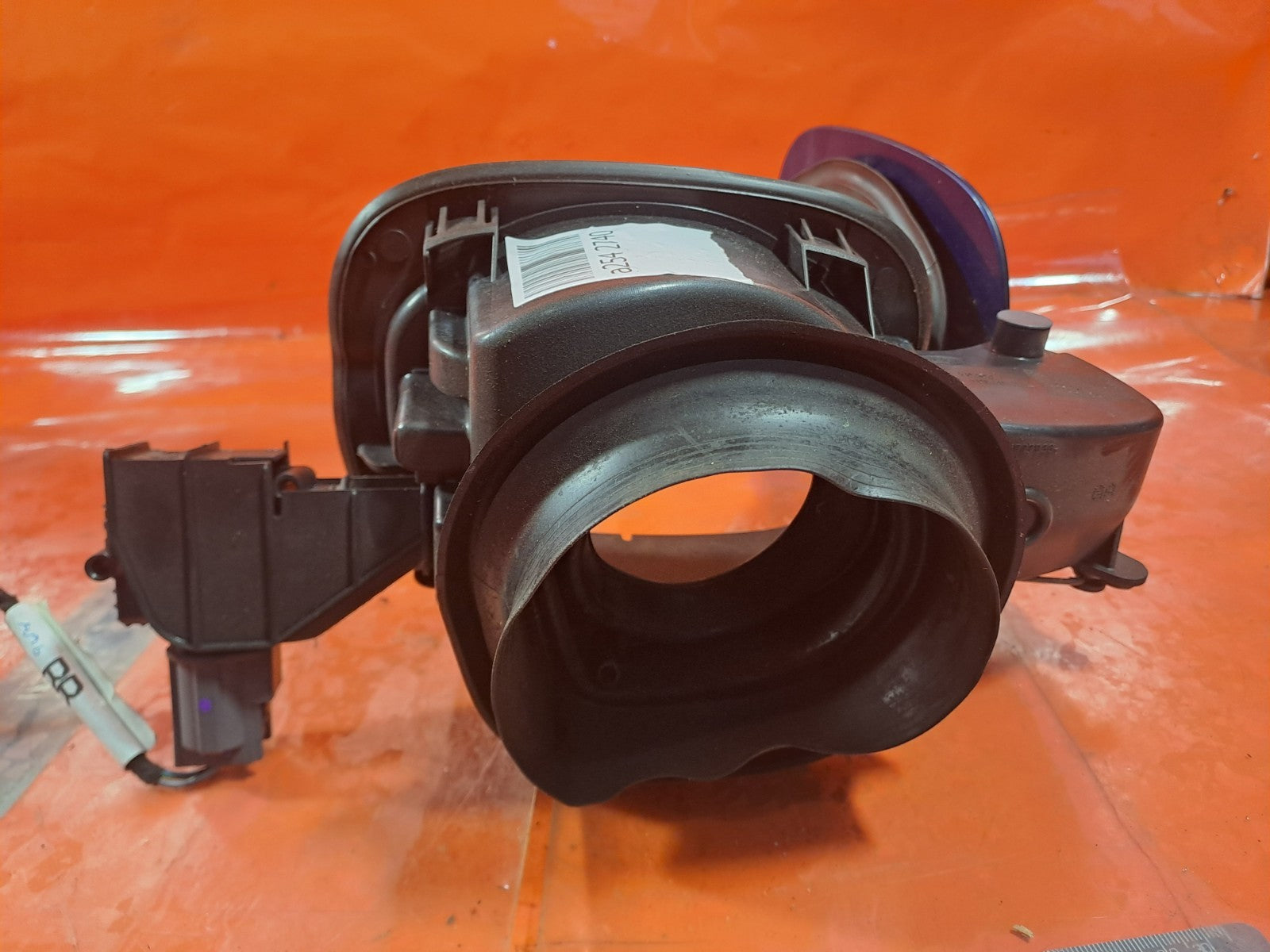 ✅FORD MONDEO MK5 2.0 DIESEL 2016 FUEL FILLER FLAP COVER BLUE DG93220A20AB A254 - Image 5