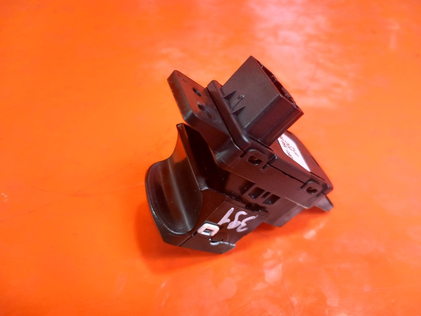 2024 Dacia Jogger Electric Parking Brake Switch 251756399R Warranty A391 - Image 10
