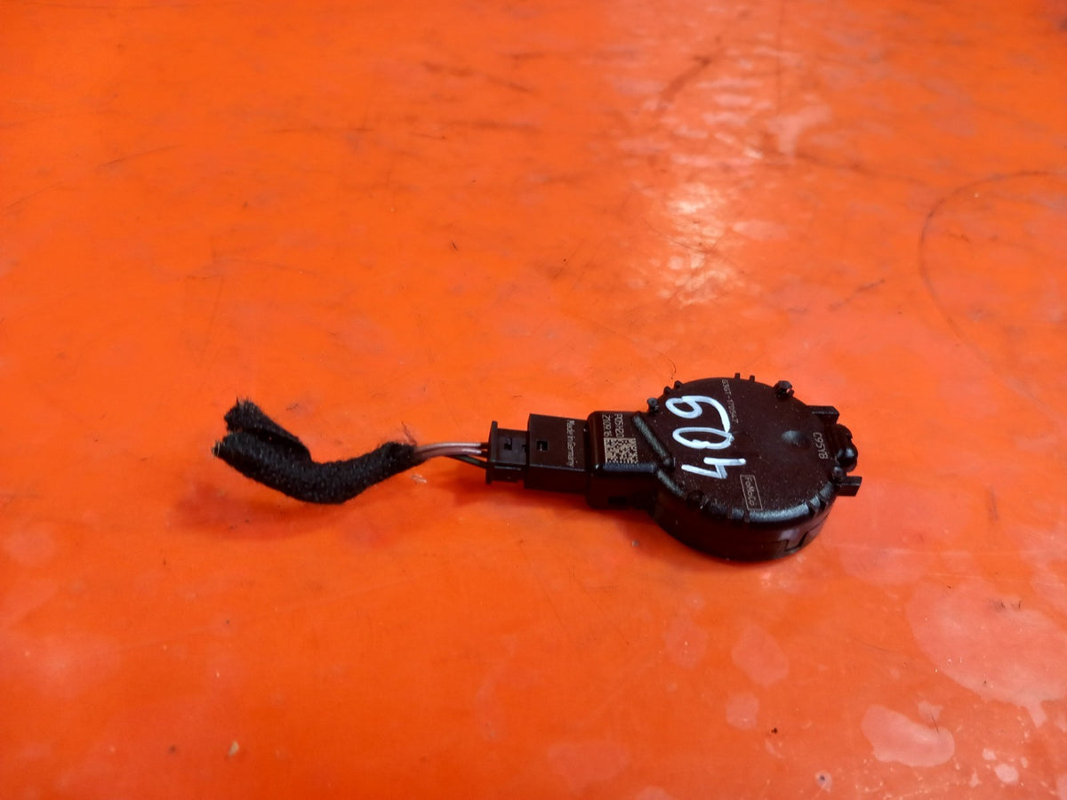 ebay-src:https://i.ebayimg.com/00/s/mtiwmfgxnjaw/z/zs8aaesw2pjq5fja/$_57.jpg