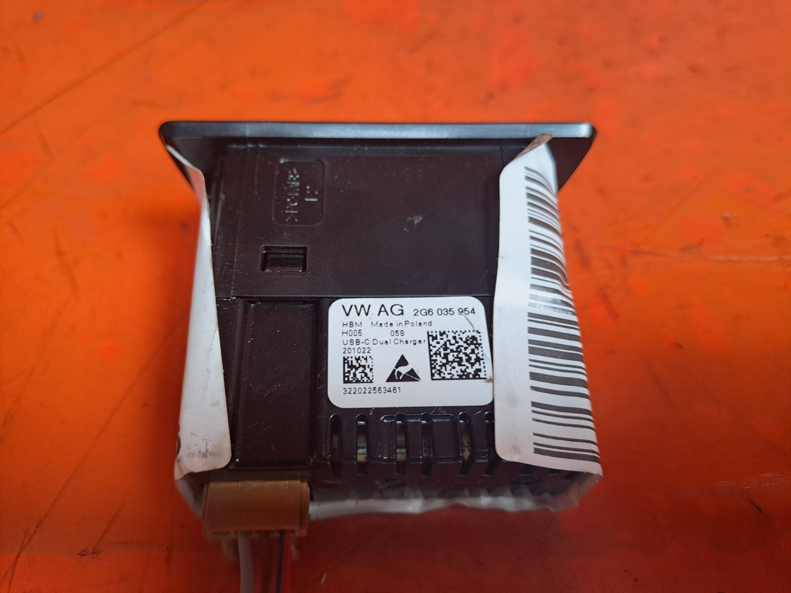 ✅Cupra Born V2 Ev 2023 REAR CENTRE CONSOLE USB SOCKETS 2G6035954 Warranty A209 - Image 5
