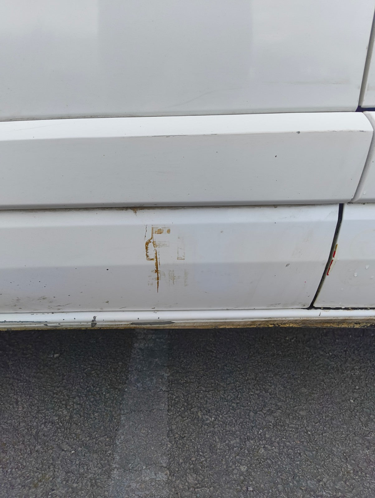 ✅Ford Tourneo Custom 2.2 Diesel 2015 Front Left Door Bare White Scratches A377 - Image 4