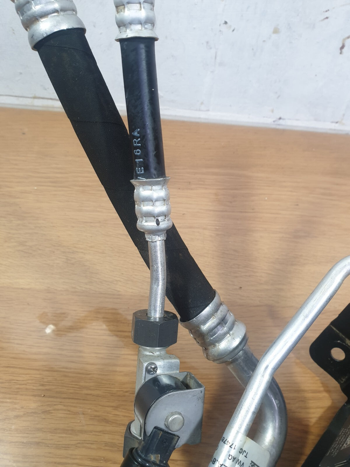ebay-src:https://i.ebayimg.com/00/s/mtywmfgxmjaw/z/s-yaaoswxvlmup1p/$_57.jpg