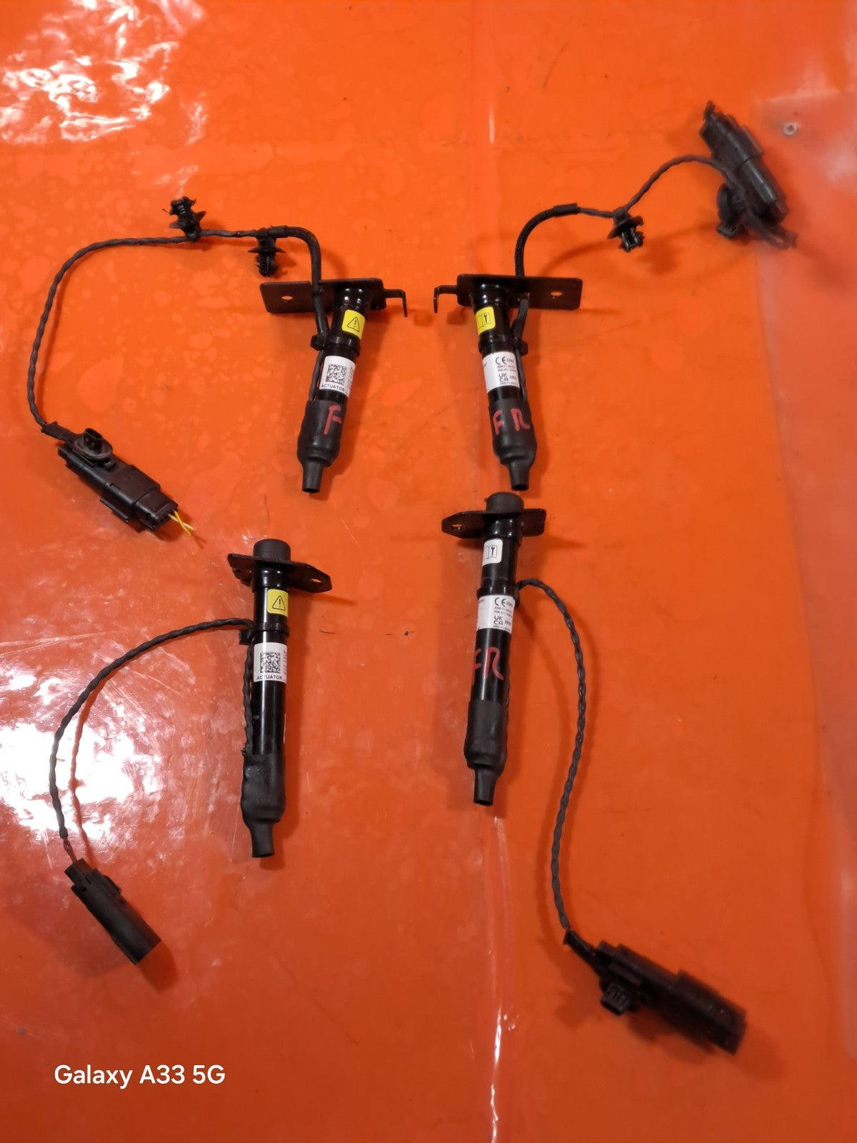 ✅POLESTAR 2 LONG RANGE 2023 BONNET HINGE ACTUATORS SET 32396638 32396639 A312 - Image 3